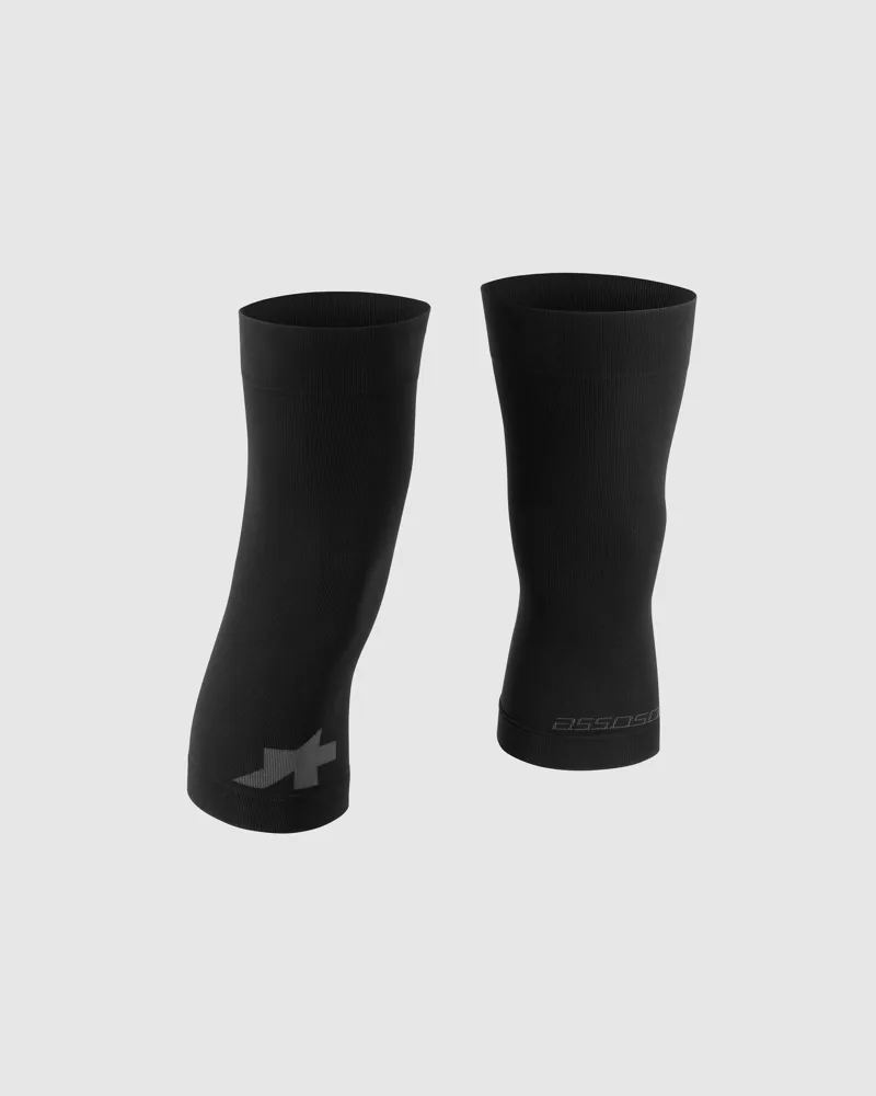 Assos Spring Fall Knee Warmers in Black-1